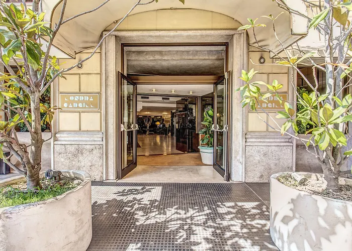 Art'otel Piazza Sallustio מלון 5*
